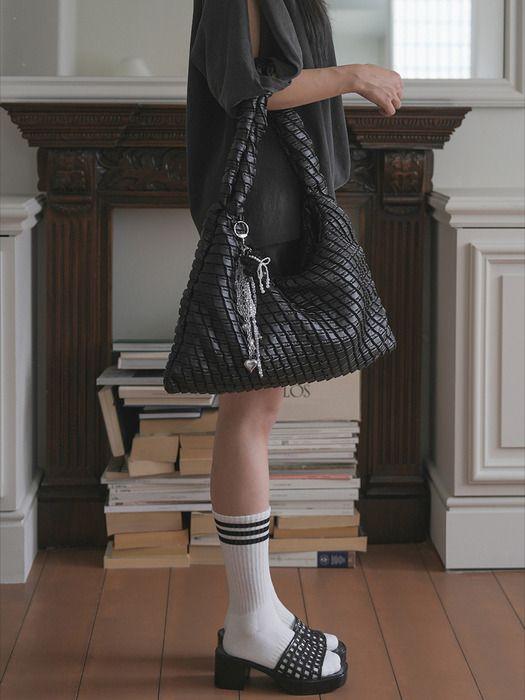 KWANI Doll with a Pearl Necklace