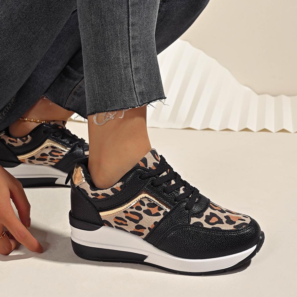 2025 New Flat Leopard Print Lace-Up Casual Sneakers Women's Plus Size All Seasons Single Shoes Running Shoes