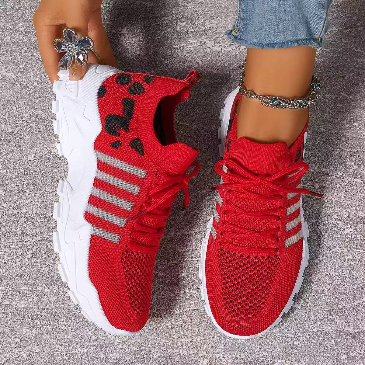 

2026 Women s Mesh Knitted Sneakers Summer Designer Breathable Increased Casual Sneakers Lightweight Woman Platform Walking Shoes 36 красный