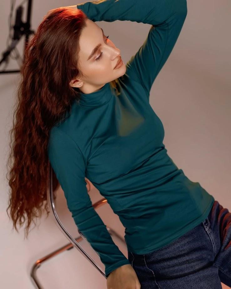 Women’s Classic Turtleneck – Elegant Fit & All-Season Comfort, Any Season, 8047-036 HC