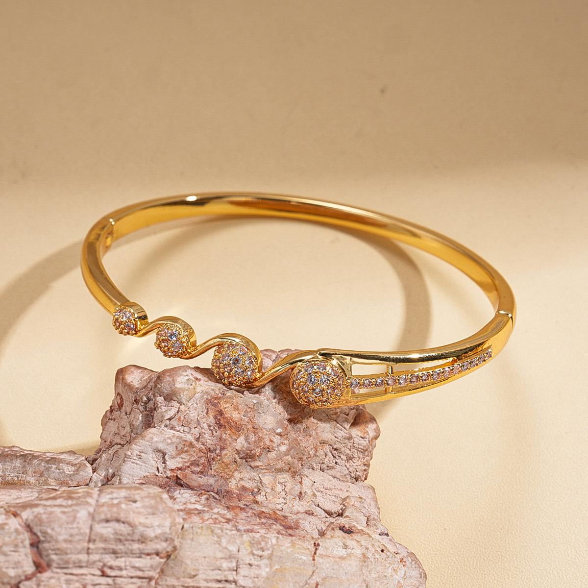 18k real gold electroplated zircon hollow geometric flower buckle bracelet environmentally friendly bracelet