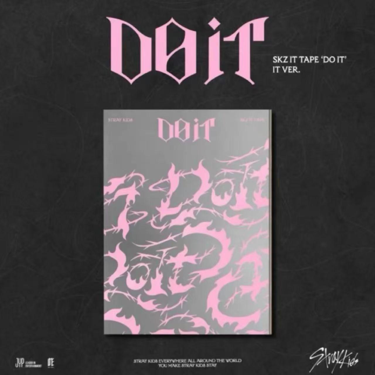 

Альбом Stray Kids IT TAPE DO IT [версия IT] (Подарок за предзаказ в комплекте) IT ver + pre order gift