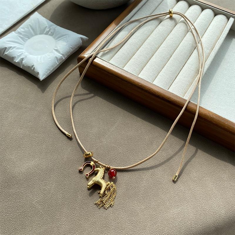 

Minar Мультяшный Пони Кисточка Подвеска Ожерелье Плетеный Веревочный Роскошный Металлический Конь Ключица Длинный Регулируемый Вощеный Веревочный Цепочка Чокер золотой