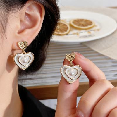 Niche Unique Temperament Love Earrings Women'S Stud Earrings Earrings Earrings High-End Light Luxury Accessories