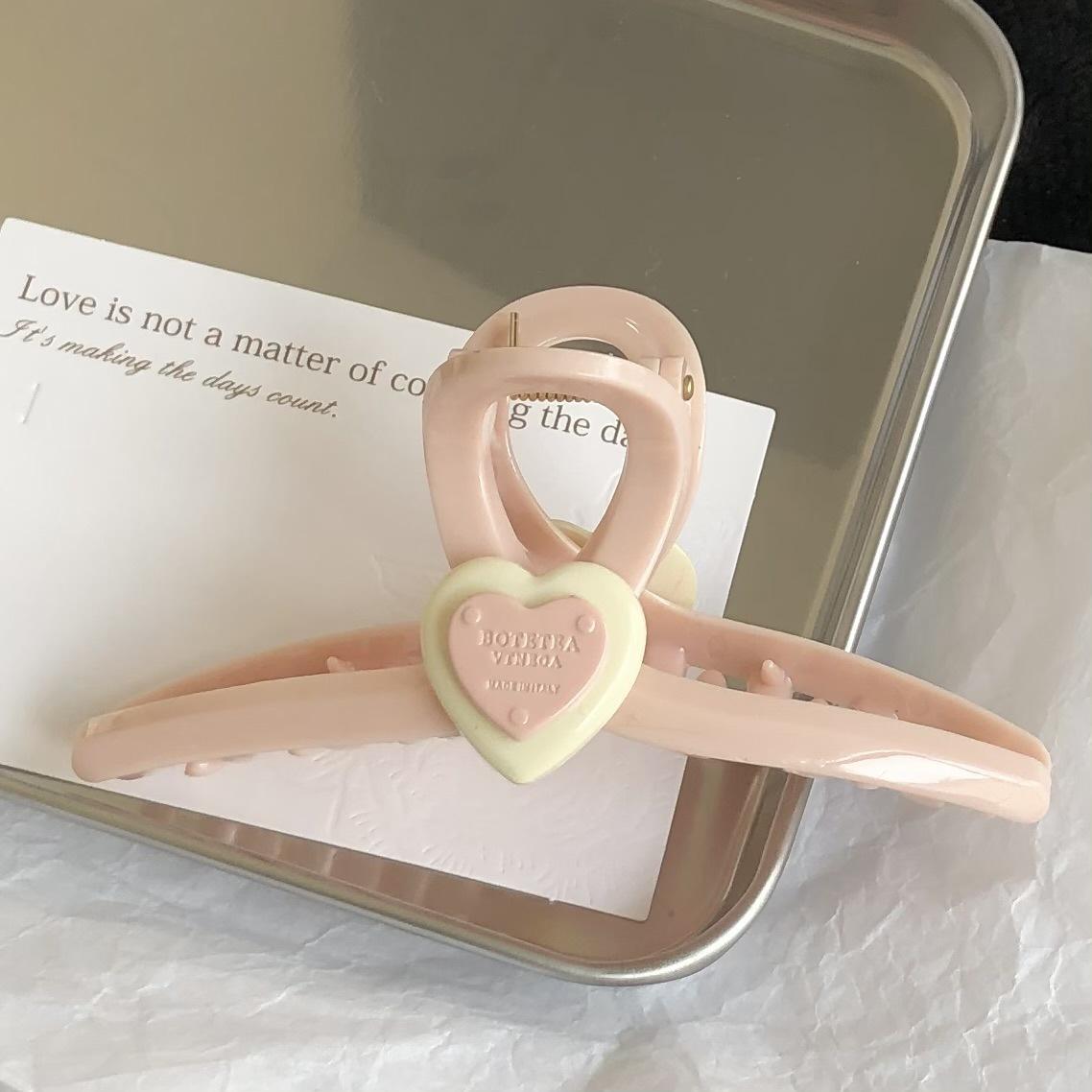 

Love Shark Clip for Women Geometric Hair Claws Jaw No Slip Acrylic Head Grab Korean Barrette Clip Girls Hair Accessories