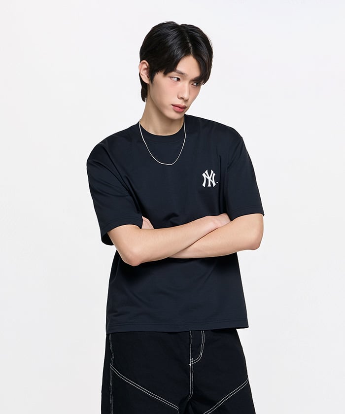 Emelbi Vintage Sportive Cursive Graphic Short Sleeve T-Shirt Ny (Black)