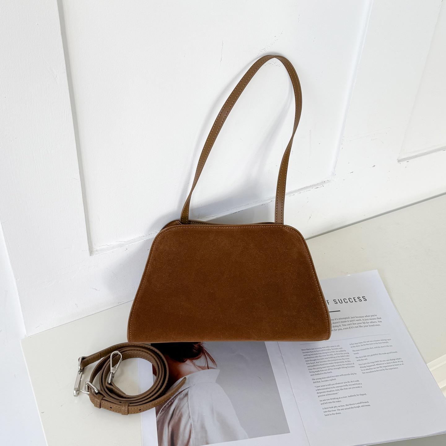 

Женская сумка класса люкс 2025 Высококачественная сумка-тоут из нежной коровьей кожи Пэгги во французском стиле Ультрапростая ручная сумка через плечо 28x10x17cm коричневый