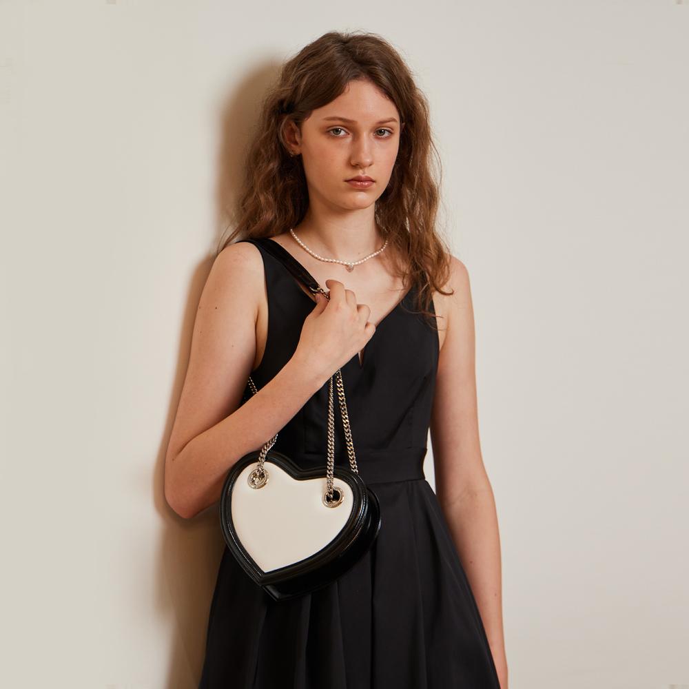 Lovecharm [Etna Heart Bag_White] Etna Heart Bag_White