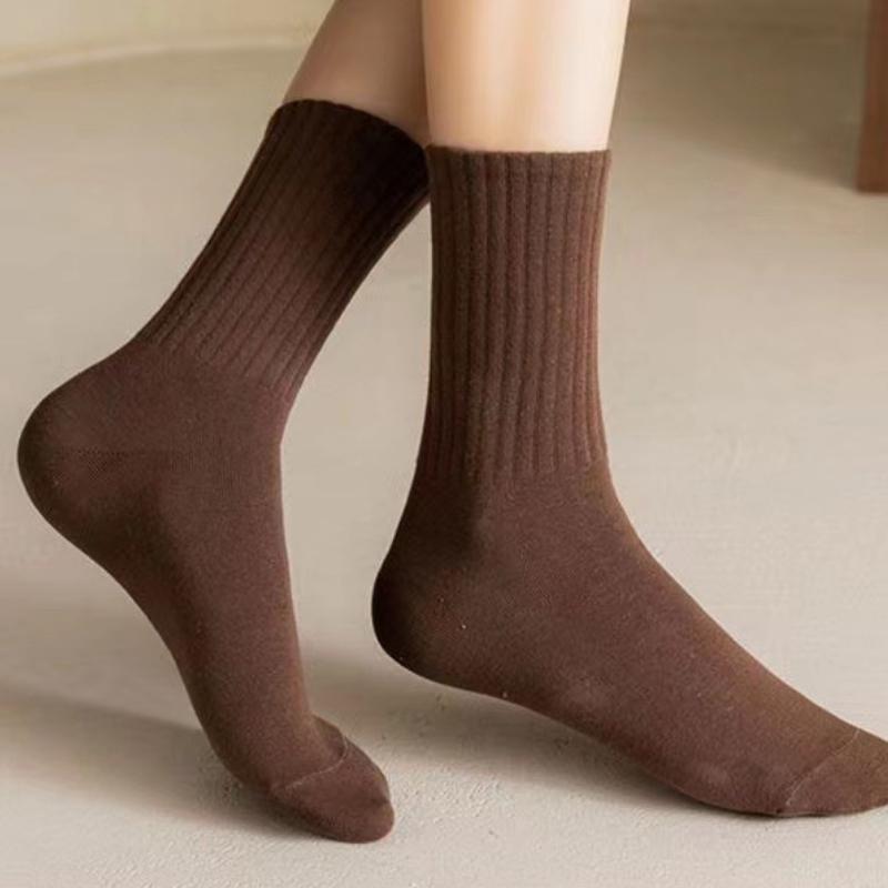 3 Pairs Autumn and Winter Solid Color Breathable Mid-tube Socks Ladies Sports Socks