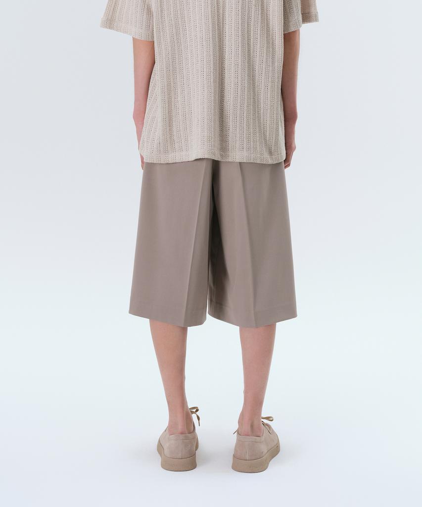MUSINSA STANDARD One-Pleat Bermuda Banding Half Slacks [Grayish Beige]
