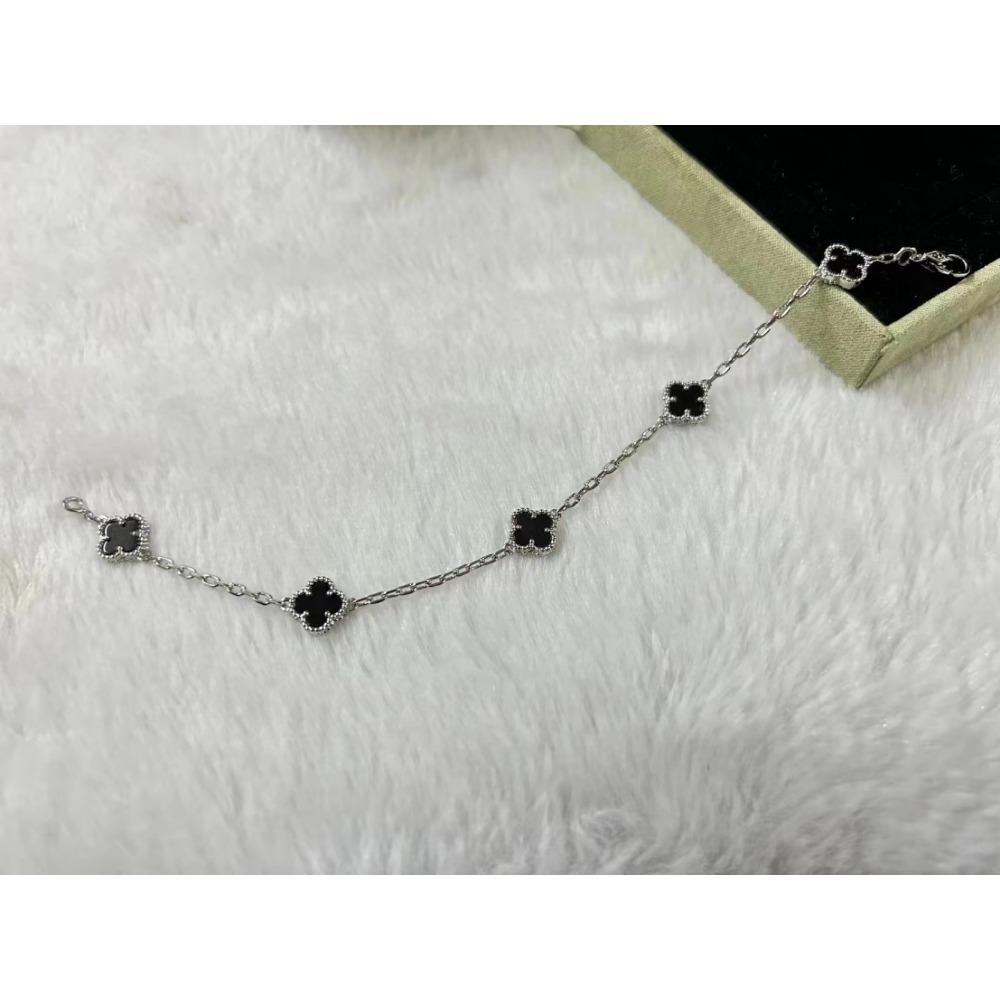 High-end Four-leaf Clover Bracelet Mini Six-flower Bracelet Red Chalcedony Black Agate Ladies Bracelet