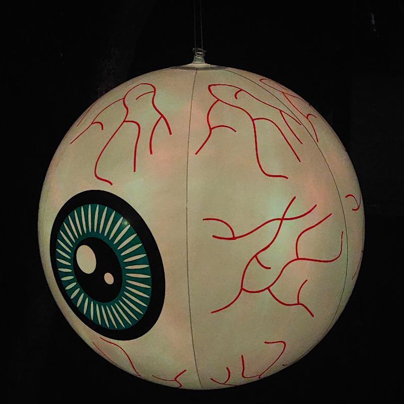 Halloween Inflatable Glowing Eyeball Decoration - Color-Changing Courtyard Prop Ball