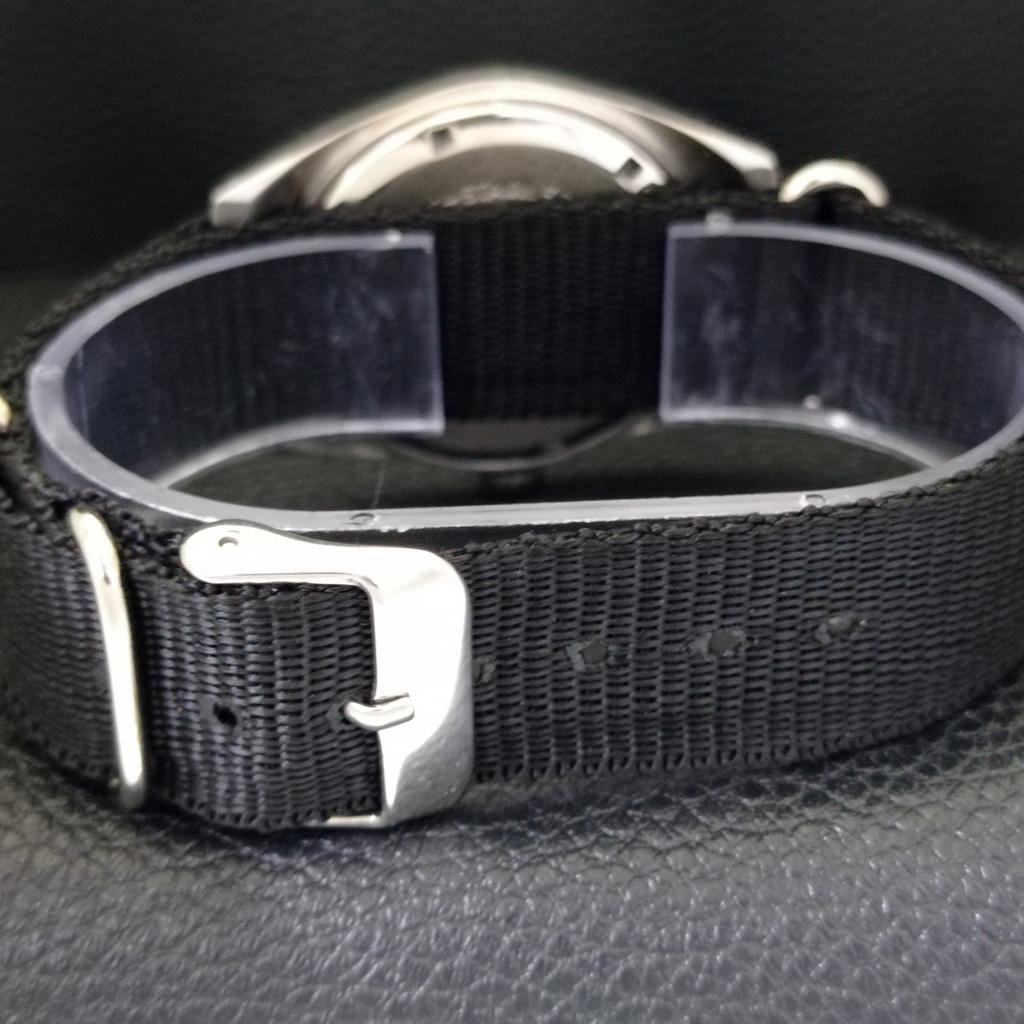 INDIAN VINTAGE HMT HAND-WINDING MENS GREEN COLOR DIAL WATCH A702815-1 R211-a702815