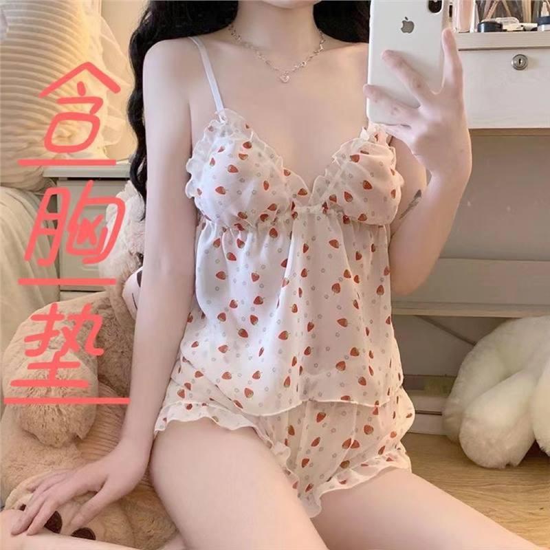 Pure desire wind strawberry suspender V-neck shorts two-piece set summer new sweet and cute clothes women One size fits all