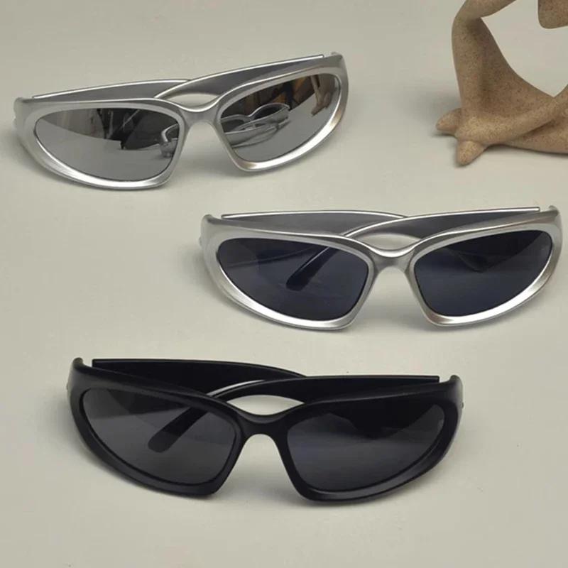 Classic Punk Sports Sunglasses Women Men Y2K Style Cat-Eye Sun Glasses Mirror Stylish Eye Wear 2000s Classic Style Shades Gafas De Sol