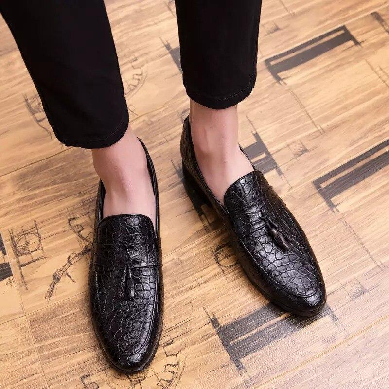 Summer Outdoor Light Soft Leather Men Shoes Loafers Slip On Comfortable Moccasins Flats Casual Boat Driving Shoes Size 38 -47
