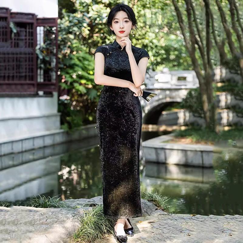 Elegant Black Velvet Cheongsam Dress Women Long Sleeveless Retro Modern Chinese Style Formal Gown Small
