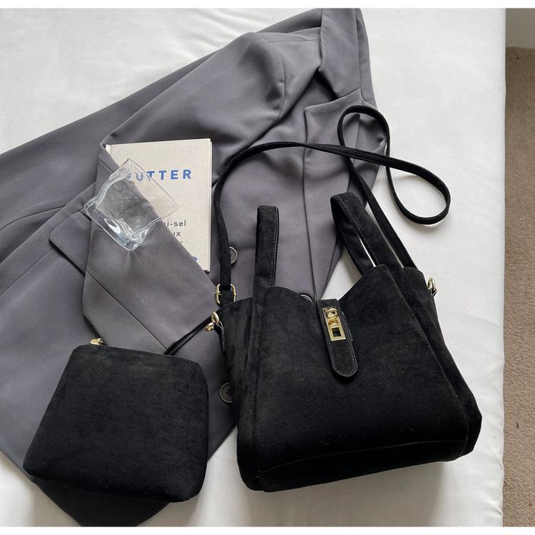 Супер огонь замшевая портативная сумка-корзина для овощей женская 2025 новая корейская версия ретро сумка-ведро для ребенка и мамы на плечо/кроссбоди