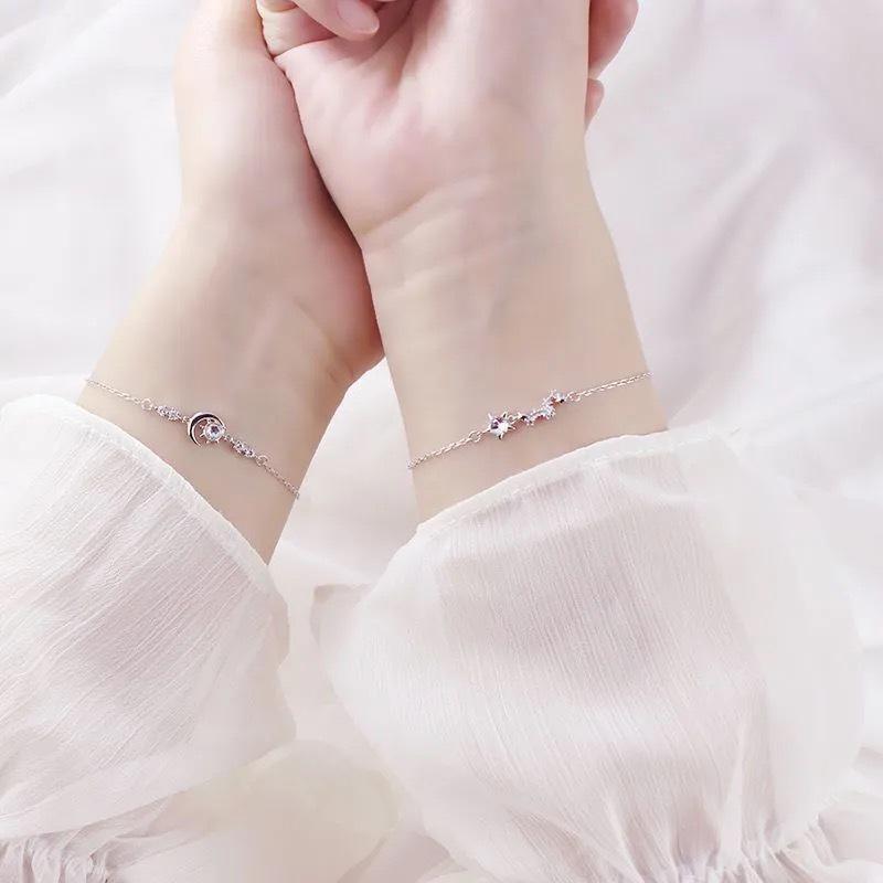 Dreamy Seven Stars Moon Bracelet: Simple Korean Fashion for Friends & Couples