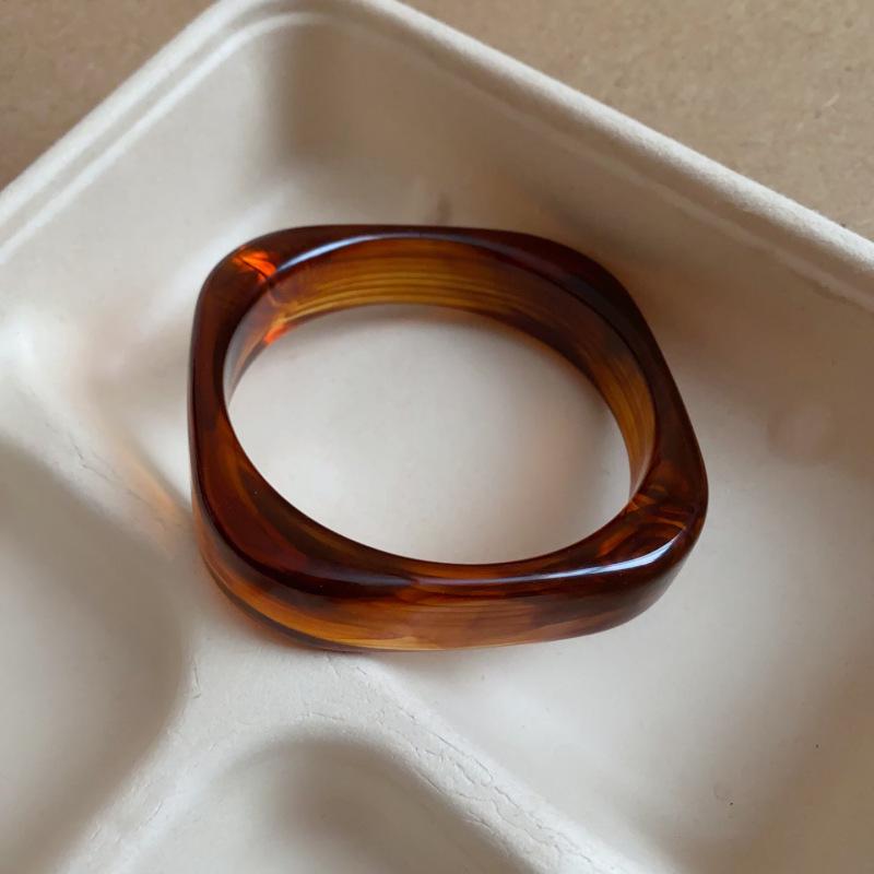 Minimalistyczna bransoletka z żywicy w kolorach gradientowych: Świeża, Słodka, Wszechstronna Bransoletka dla Kobiet