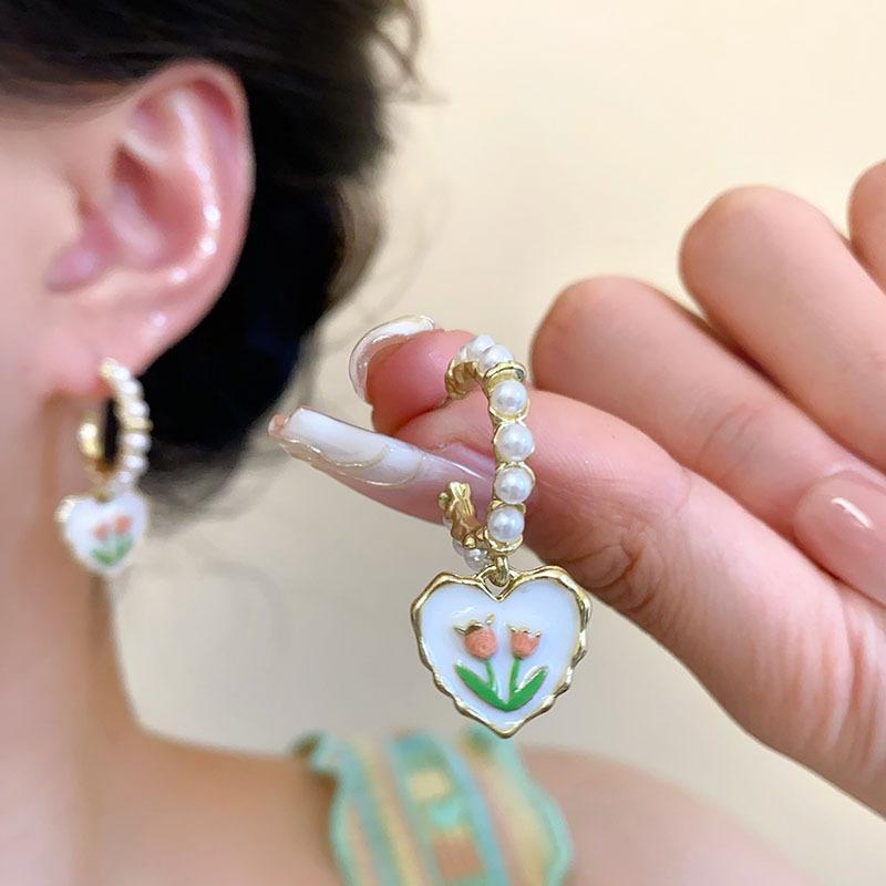 S925 Silver Needle Small Fresh Versatile Flower Stud Earrings Women's Light Luxury Niche Premium Pearl Earrings