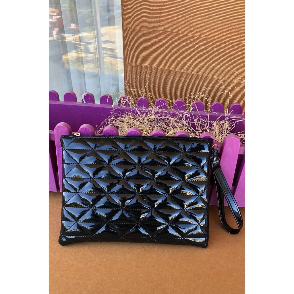 Black Patent Leather Triangle Patterned Portfolio Clutch Handbag