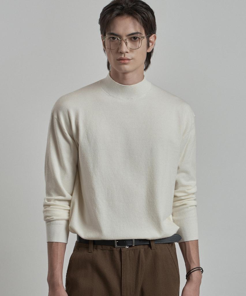 WORK ON BODY OFF Kor Semi-Overfit Mock Neck Knit [Ivory]