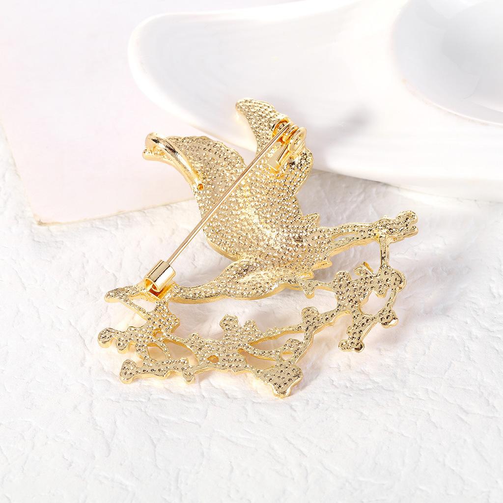 Retro Ethnic Chinese Style Lamei Feihe Shape Brooch, Women'S Temperament Cheongsam Hanfu Accessories Pin