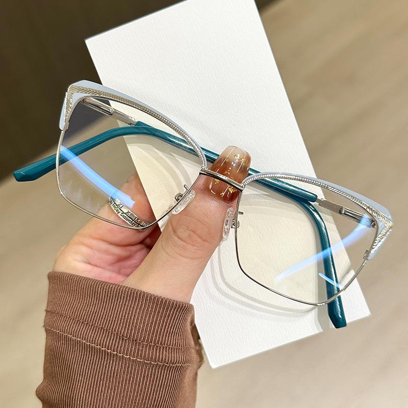 Anti Blue Light Glasses Ultralight Round Metal Frame Eye Protection Optical Eyewear for Women Office Work