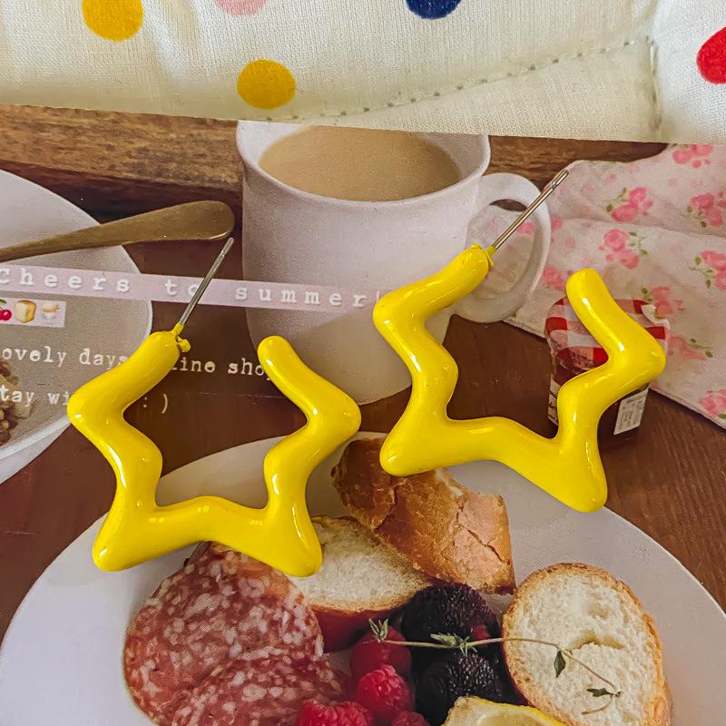 Retro Hong Kong Style Red Polka Dot Earrings: Playful & Elegant Dopamine Boost