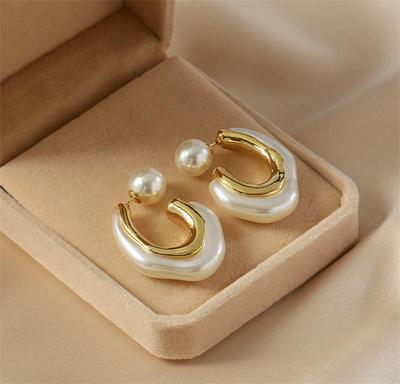 French Retro Style Two Piece C-shaped Pearl Earrings Women's High-end Versatile Elegant and Fashionable Earrings