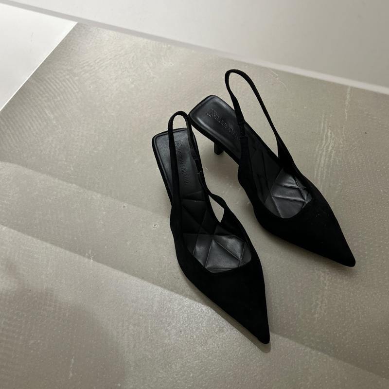 Europäische und amerikanische Mode Sandalen 2024 Sommer Neu Wildleder Flacher Ausschnitt Einfache Ein-Riemen mit Spitzer Zehenpartie Mattierte Einzelne Schuhe