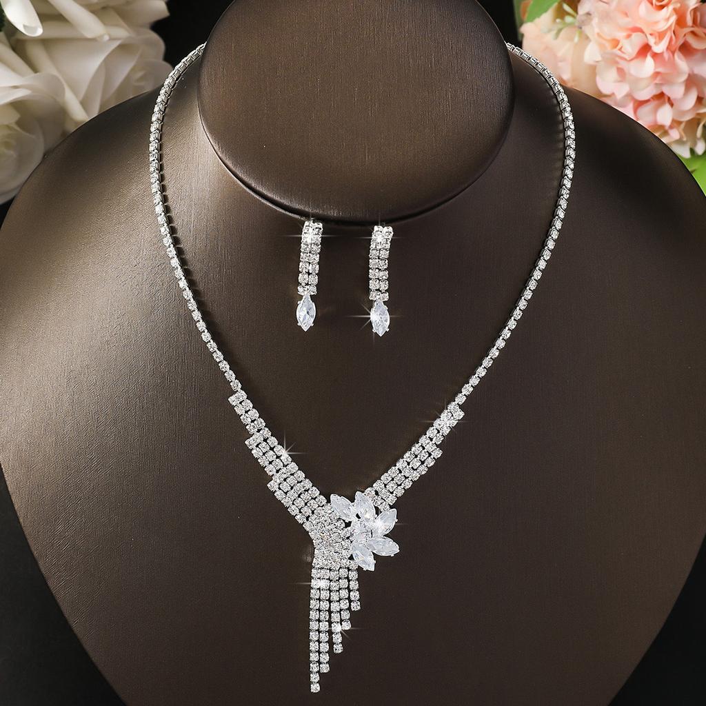 Luxury Temperament Beautiful Loose Diamonds Zircon Jewelry Set Necklace Earrings Set Chain Bridal Jewelry