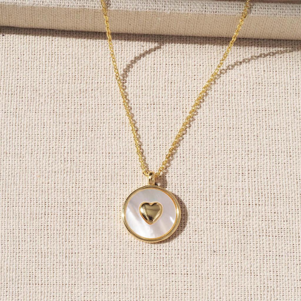 Shell Heart Pendant Gold-Plated Necklace - High-End Feel, Niche Design, Women’s Clavicle Chain