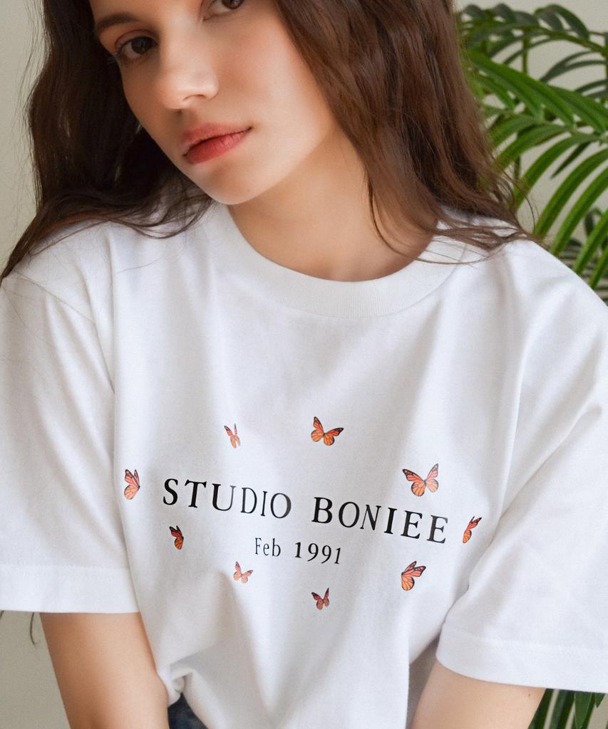 BONIEE Typographic Serif Logo T-Shirt White