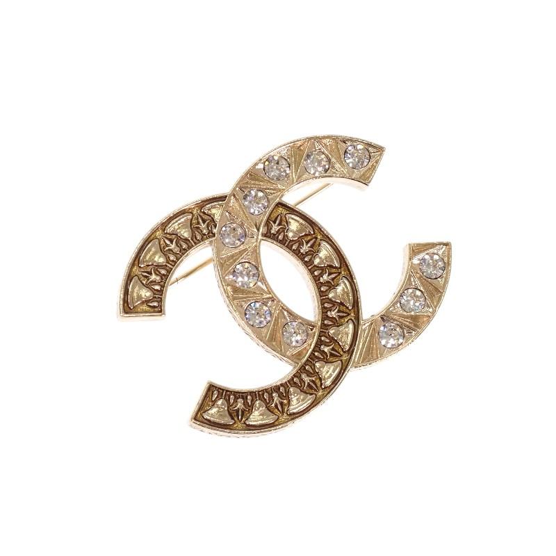 CHANEL  Brooch gold metal Women