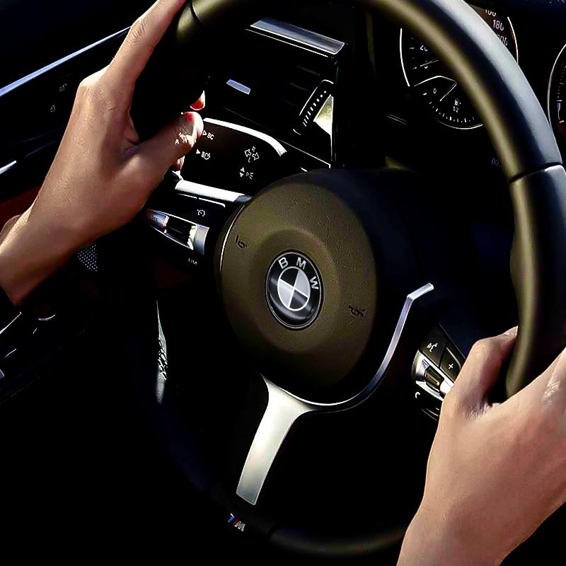 Car Black White BMW Logo Front Hood Emblem 82mm Rear Badge 74mm Wheel Hub Cap 68mm 56mm steering wheel sticker 45mm Accessories
