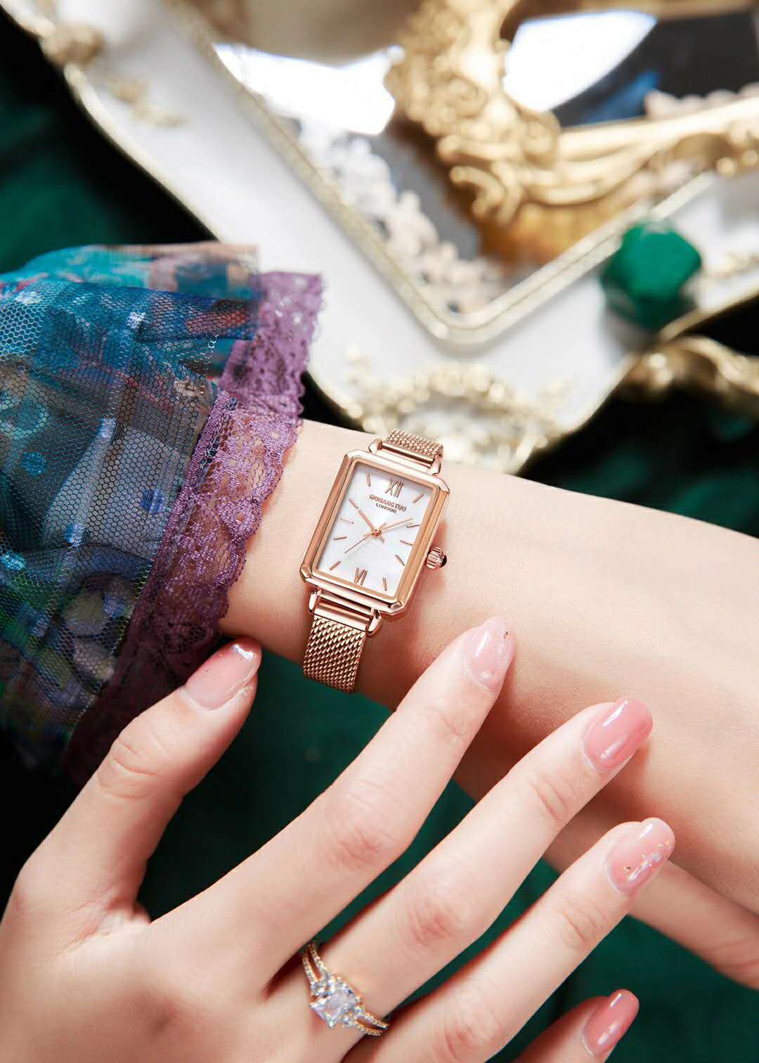 Stylish Vintage Ladies Watch Rectangle Compact Roman Bracelet Waterproof Tide Watch