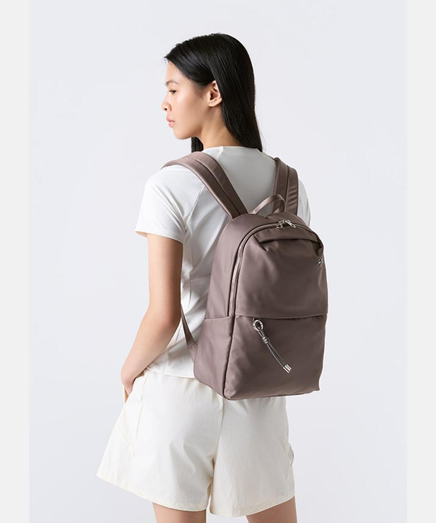 Descente Women'S Patent Backpack (12L) Beige Sr322Ubp70