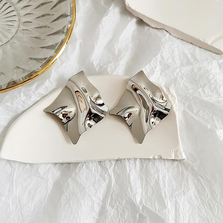 Big Golden Clip on Earrings for Women Metal Geometric Asymmetric Non Pierced Statement Earrings Fashion Party Jewelry Gift