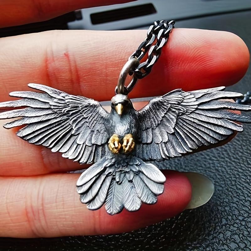 Vintage Falcon Necklace Eagle Spread Wings Jewelry Pendant European and American Trend Hip Hop Bouncing Men and Women