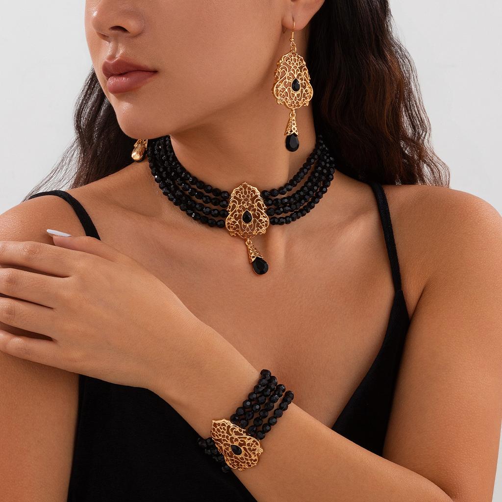 Flerlags perlesmykkesett for kvinner Brud bryllupsbånd Elegante jenter Fargerike perler Anheng Kjede Halskjede Armbånd Ørepyntsett Luksussmykker