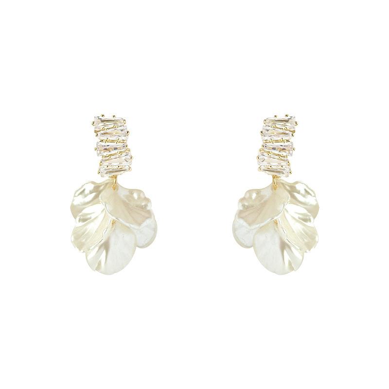 Copper Micro-Inlaid Zircon Petal Earrings Women'S Niche Design Sense Fashion Temperament Retro Flower Earrings