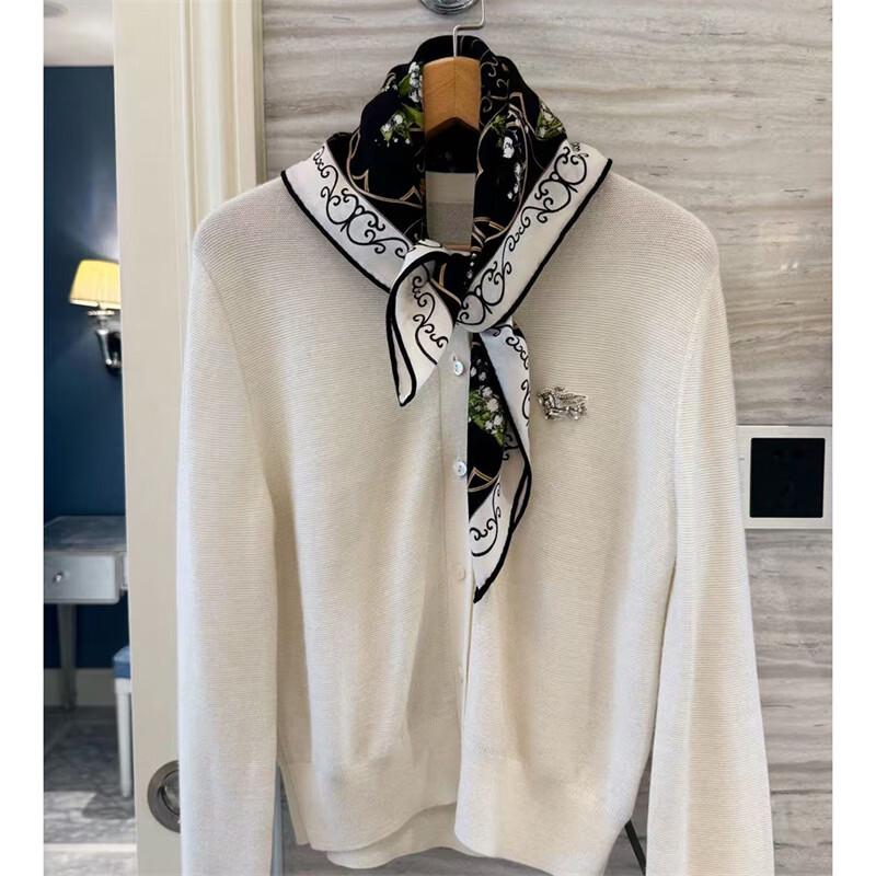 NINA SOLOR Lily of the Valley Vine Lamb Wool Square Scarf