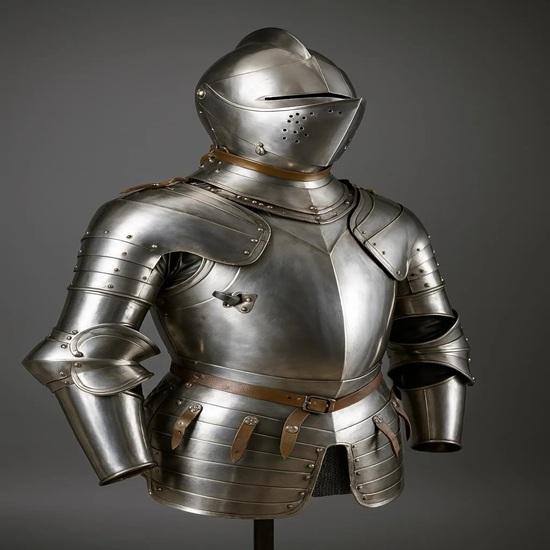 

Ручная работа Средневековый рыцарь Полный латный доспех Стальной боевой костюм Предмет в подарок для отца, брата, парня, мужа