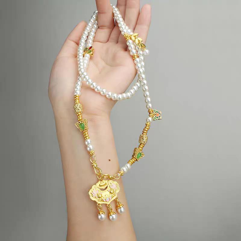 Elegant Koi Ruyi Lock Faux Pearl Necklace: New Chinese Style Qipao Sweater Chain for Women