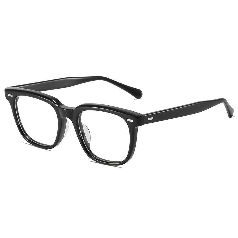Retro-style anti-blue light glasses, a trendy and versatile option for both men and women, with a flat lens design that makes the face appear