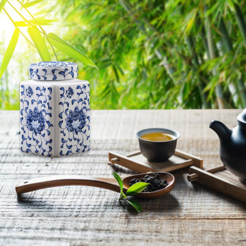 Elegant Blue White Ceramic Ginger Jar Porcelain Temple Jar for Home Decoration and Storage Vase