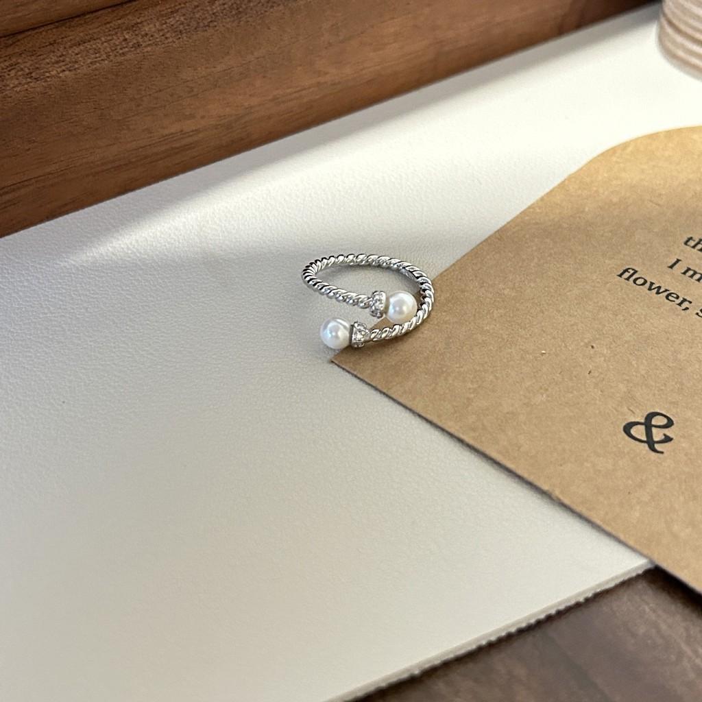 S925 Stylish Silver Ring With Colorful Gemstone Accents And Eyecatching Shape Geometric