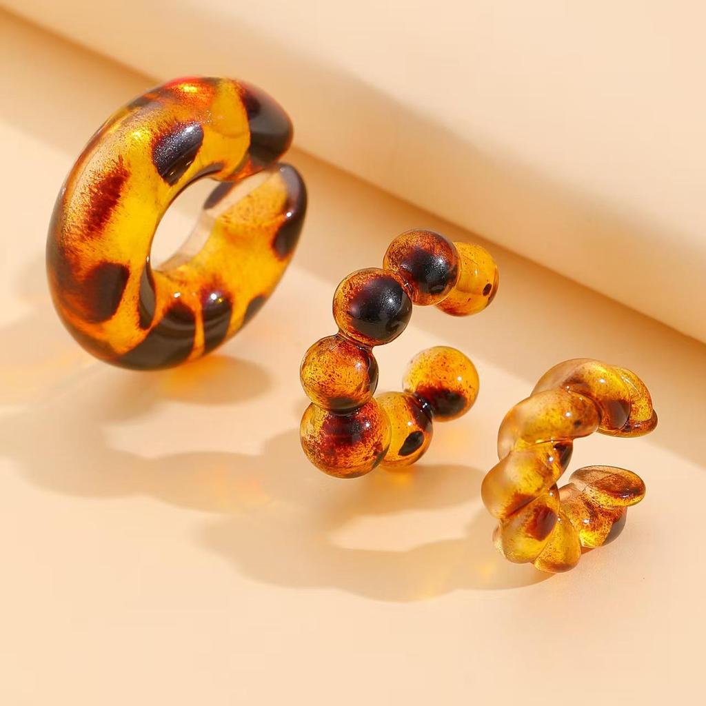 Retro European & American CCB Earring Set: Women's Creative Temperament C-shaped & Leopard Print Earrings